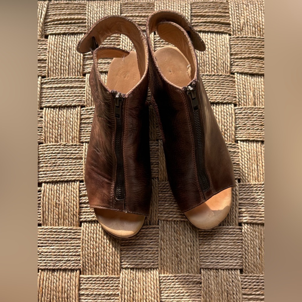 Holding Horses Open Toe Booties Size: 9